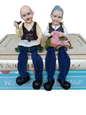 Pareja de Abuelitos con Pies Colgantes